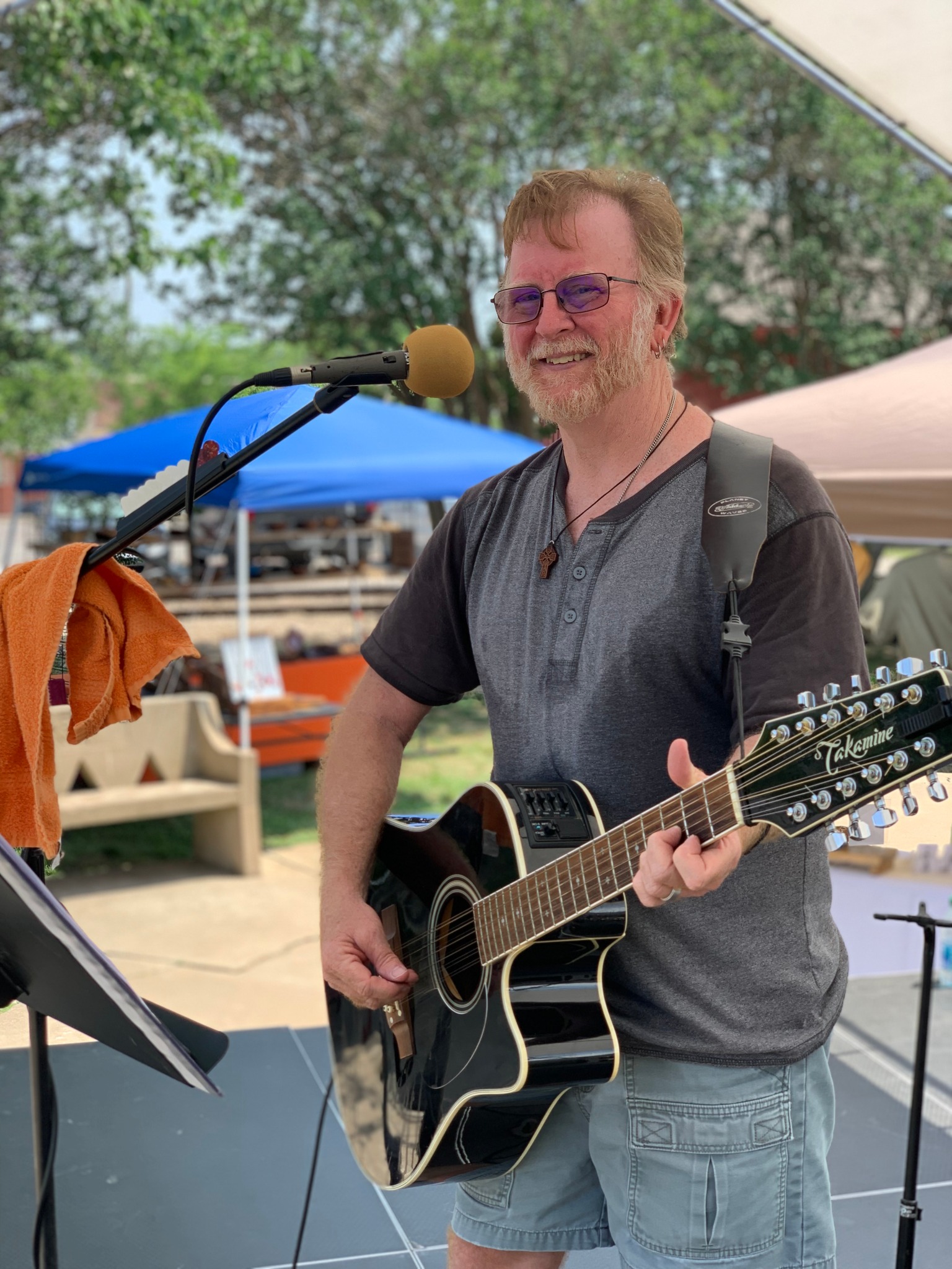 Live local music with Sam Long